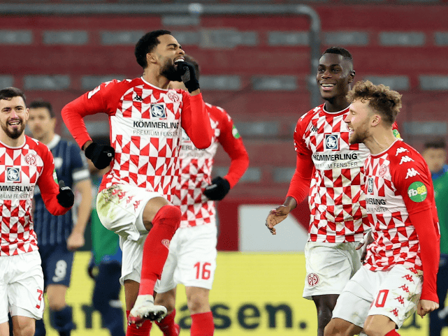 aoa体育活动-拜仁慕尼黑客场战胜美因茨，继续领跑德甲的简单介绍