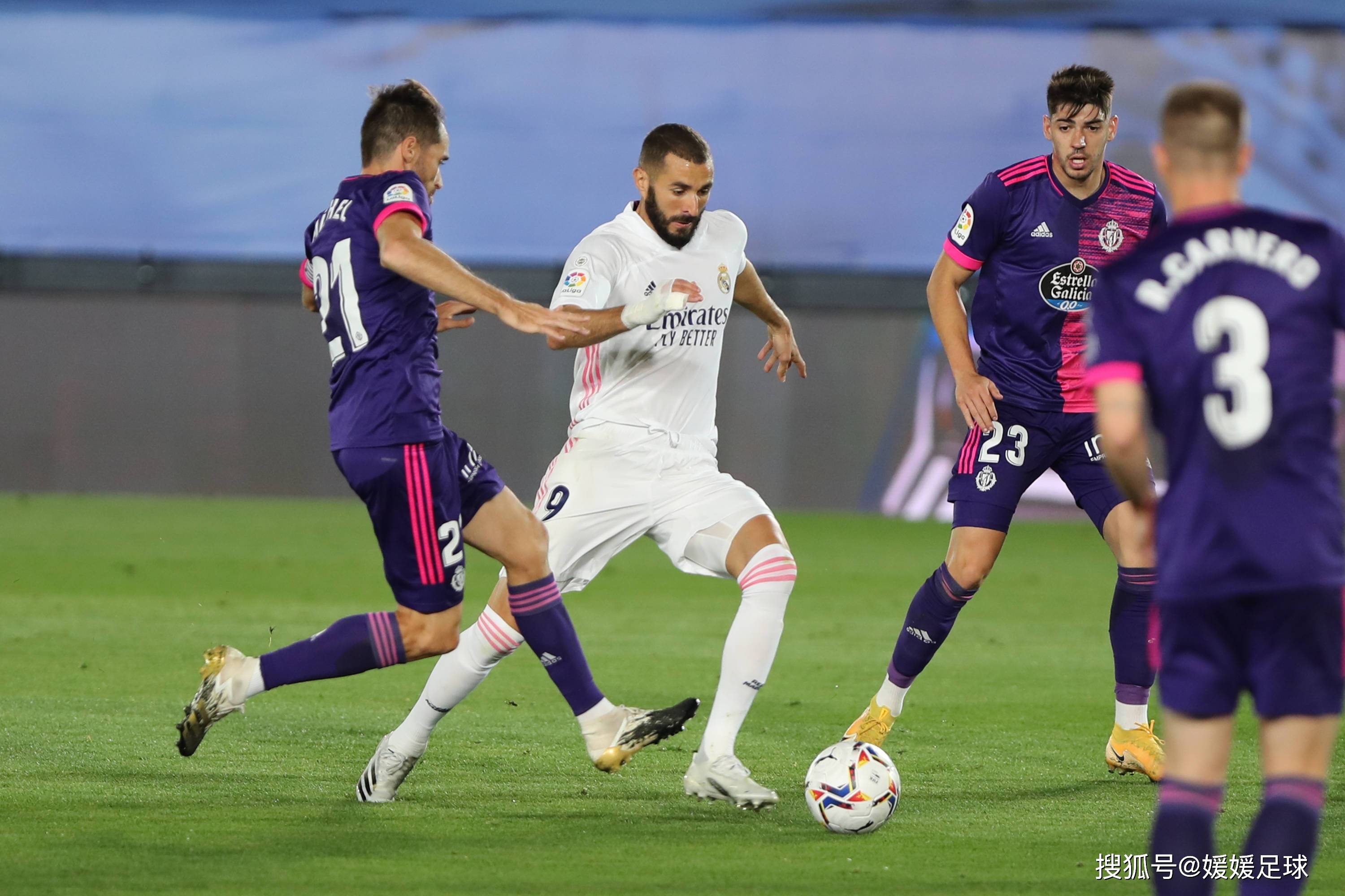 aoa体育教练-比利亚雷亚尔战胜加的斯，霸占榜首