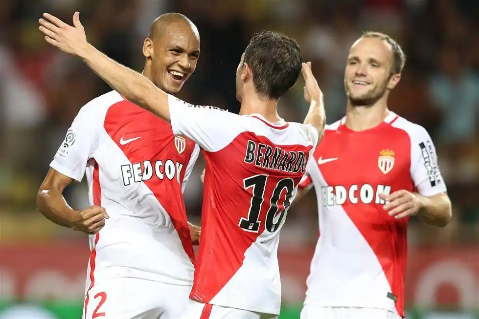 摩纳哥联赛杯赛场上演激烈对决 摩纳哥联赛杯赛场上演激烈对决