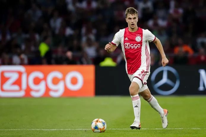 阿贾克斯请求国际米兰破局，备战关键战役的简单介绍