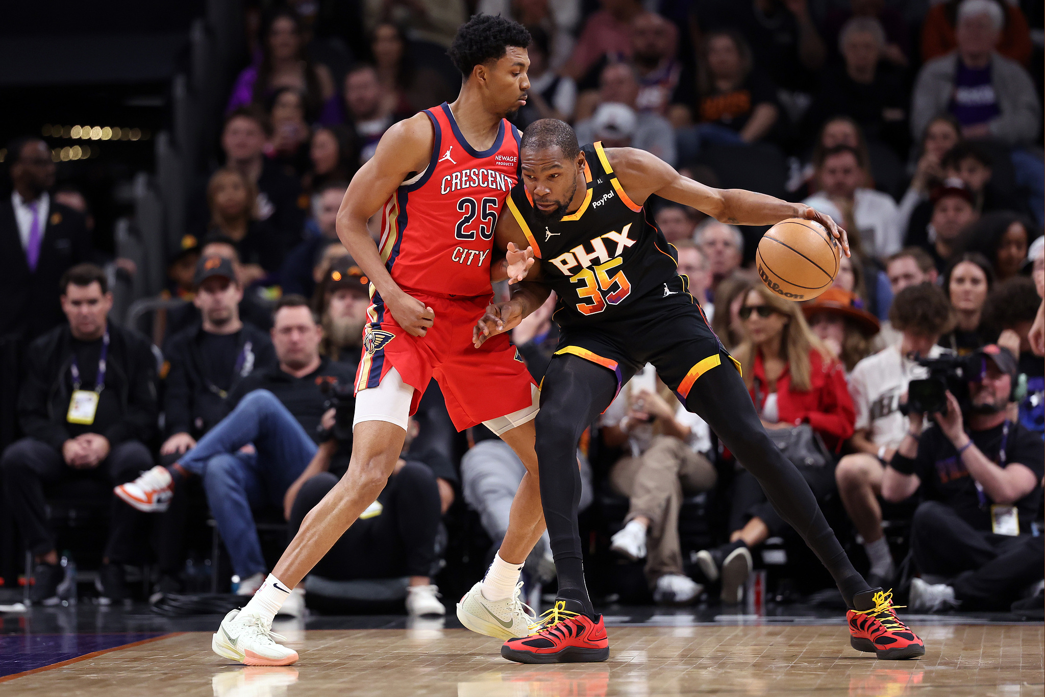 包含鹈鹕队大胜对手，展现出强大进攻火力的词条